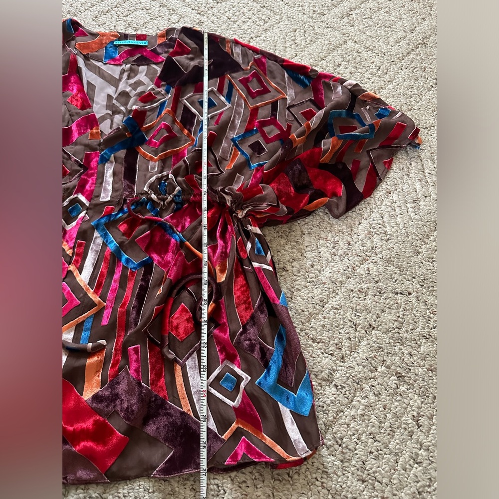 Alice + Olivia Gemma Geometric Kimono Top - Picture 6 of 11